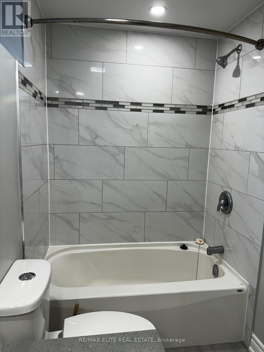 77 Foreht Crescent, Aurora, ON - Indoor Photo Showing Bathroom