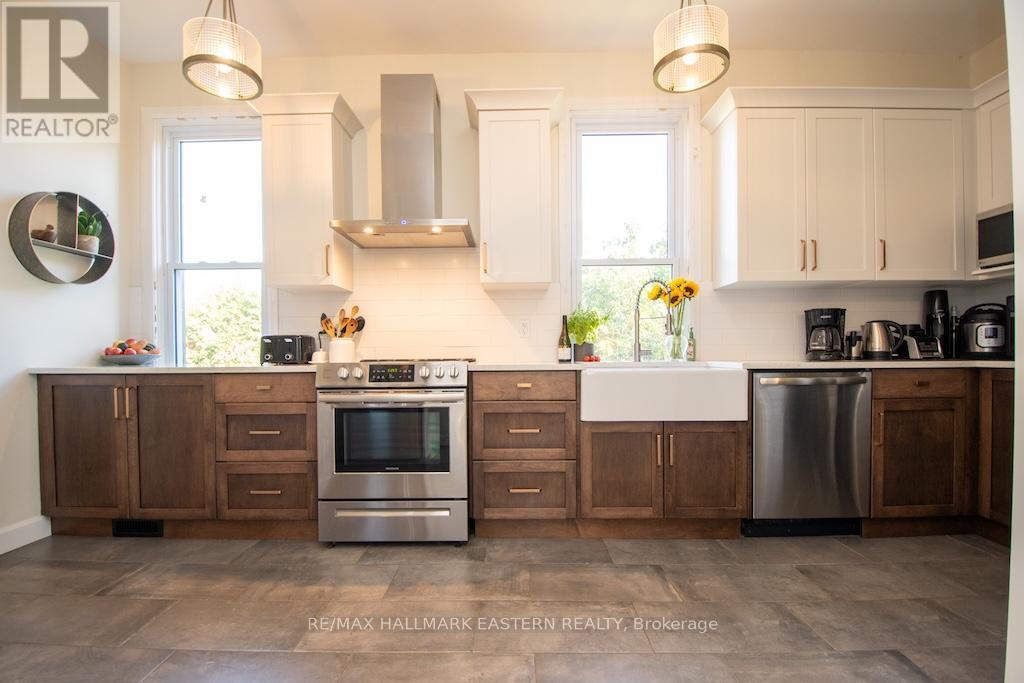 3477 Wallace Point Road, Otonabee-South Monaghan, ON - Indoor Photo Showing Kitchen With Stainless Steel Kitchen