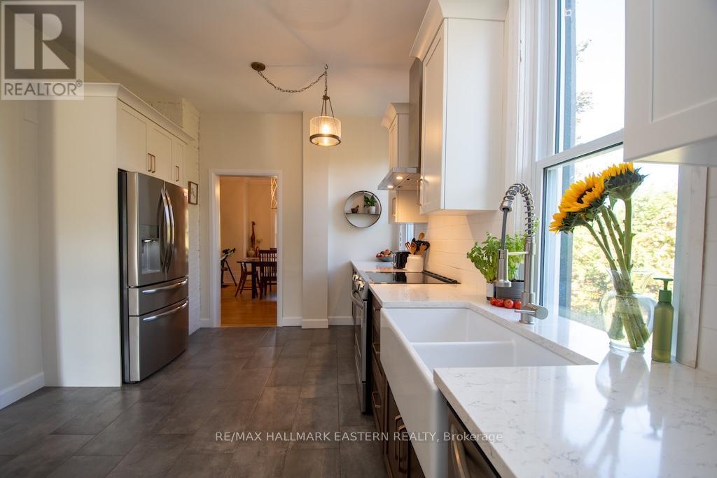 3477 Wallace Point Road, Otonabee-South Monaghan, ON - Indoor Photo Showing Kitchen With Double Sink