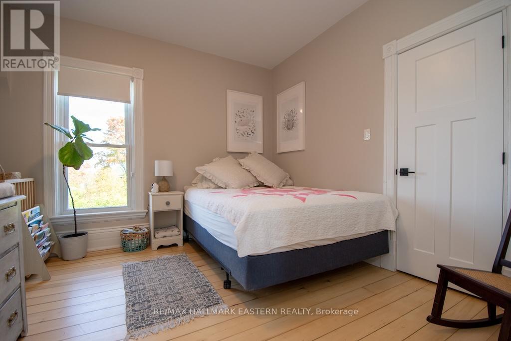 3477 Wallace Point Road, Otonabee-South Monaghan, ON - Indoor Photo Showing Bedroom