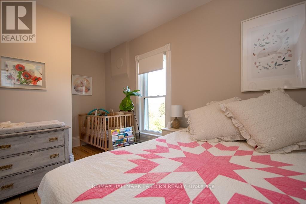 3477 Wallace Point Road, Otonabee-South Monaghan, ON - Indoor Photo Showing Bedroom