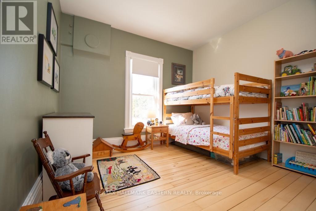 3477 Wallace Point Road, Otonabee-South Monaghan, ON - Indoor Photo Showing Bedroom