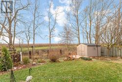 Backs onto Hidden Bench Vineyard - Lovely Views! -