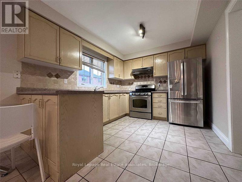 3214 Ridgeleigh Heights, Mississauga, ON - Indoor Photo Showing Kitchen