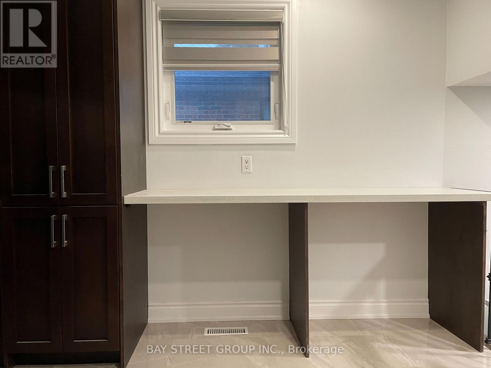 Breakfast - Upper - 2615 Windjammer Road, Mississauga, ON - Indoor Photo Showing Other Room