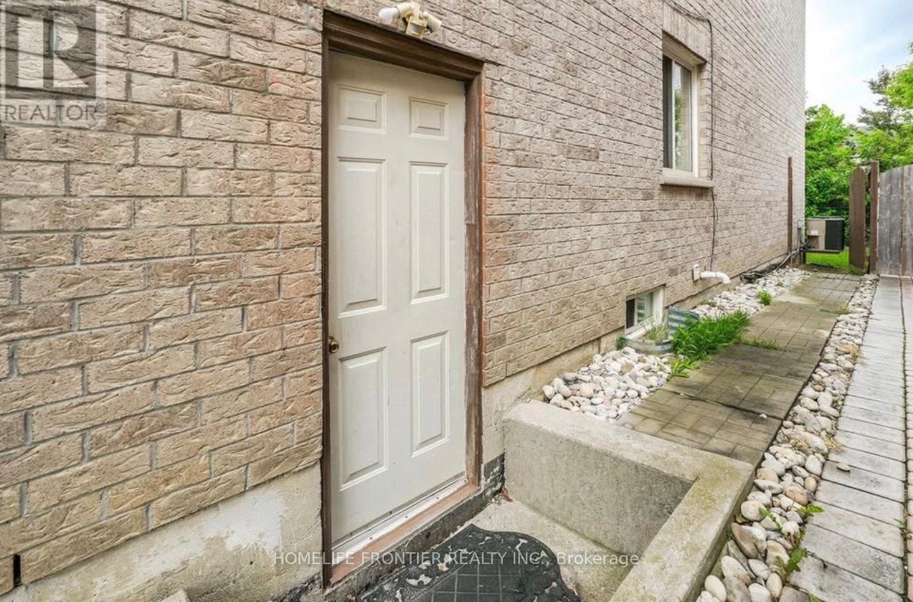 3861 Brinwood Gate, Mississauga, ON - Outdoor With Exterior