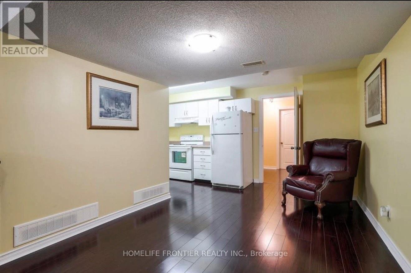 3861 Brinwood Gate, Mississauga, ON - Indoor Photo Showing Other Room