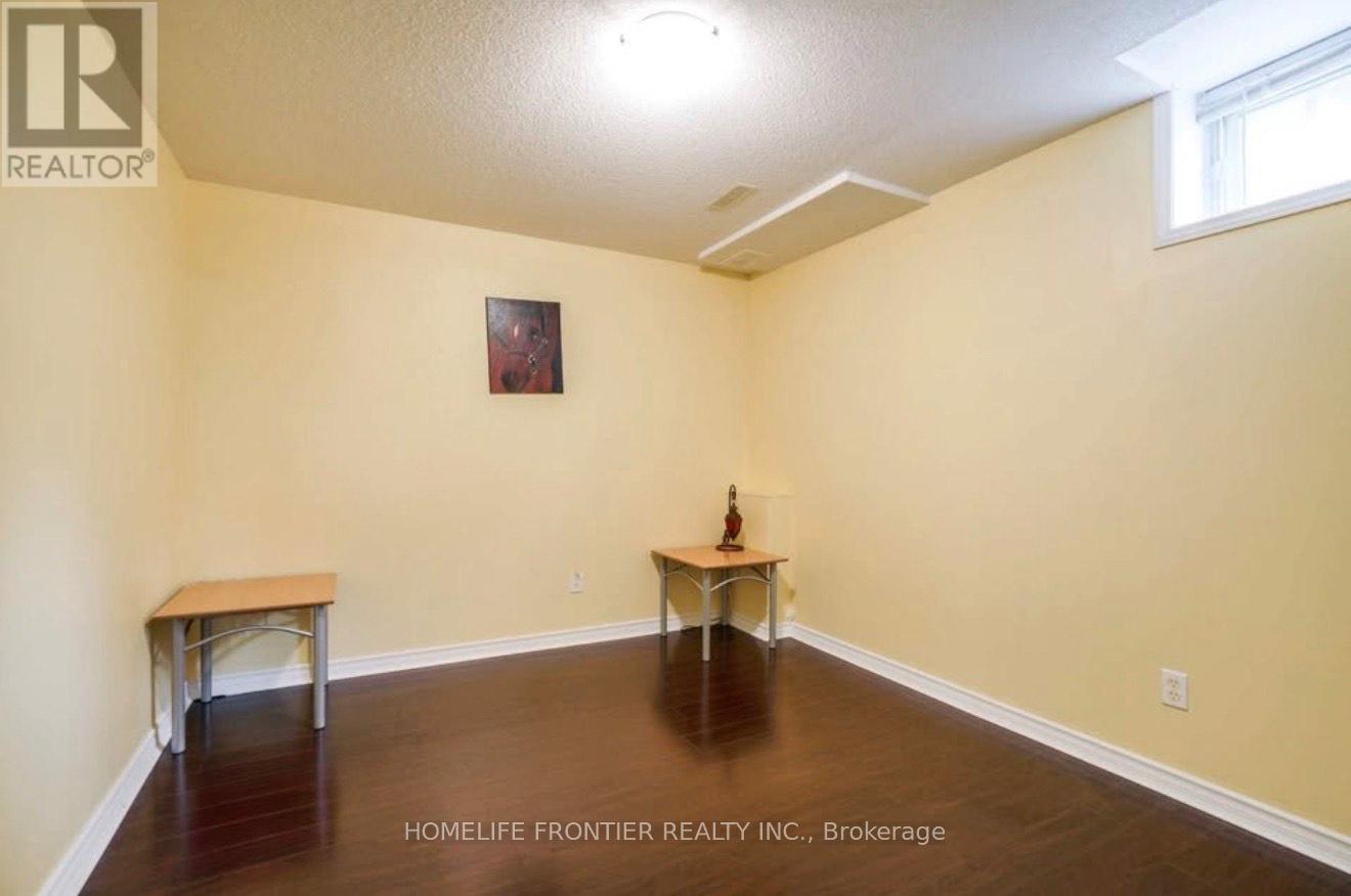 3861 Brinwood Gate, Mississauga, ON - Indoor Photo Showing Other Room