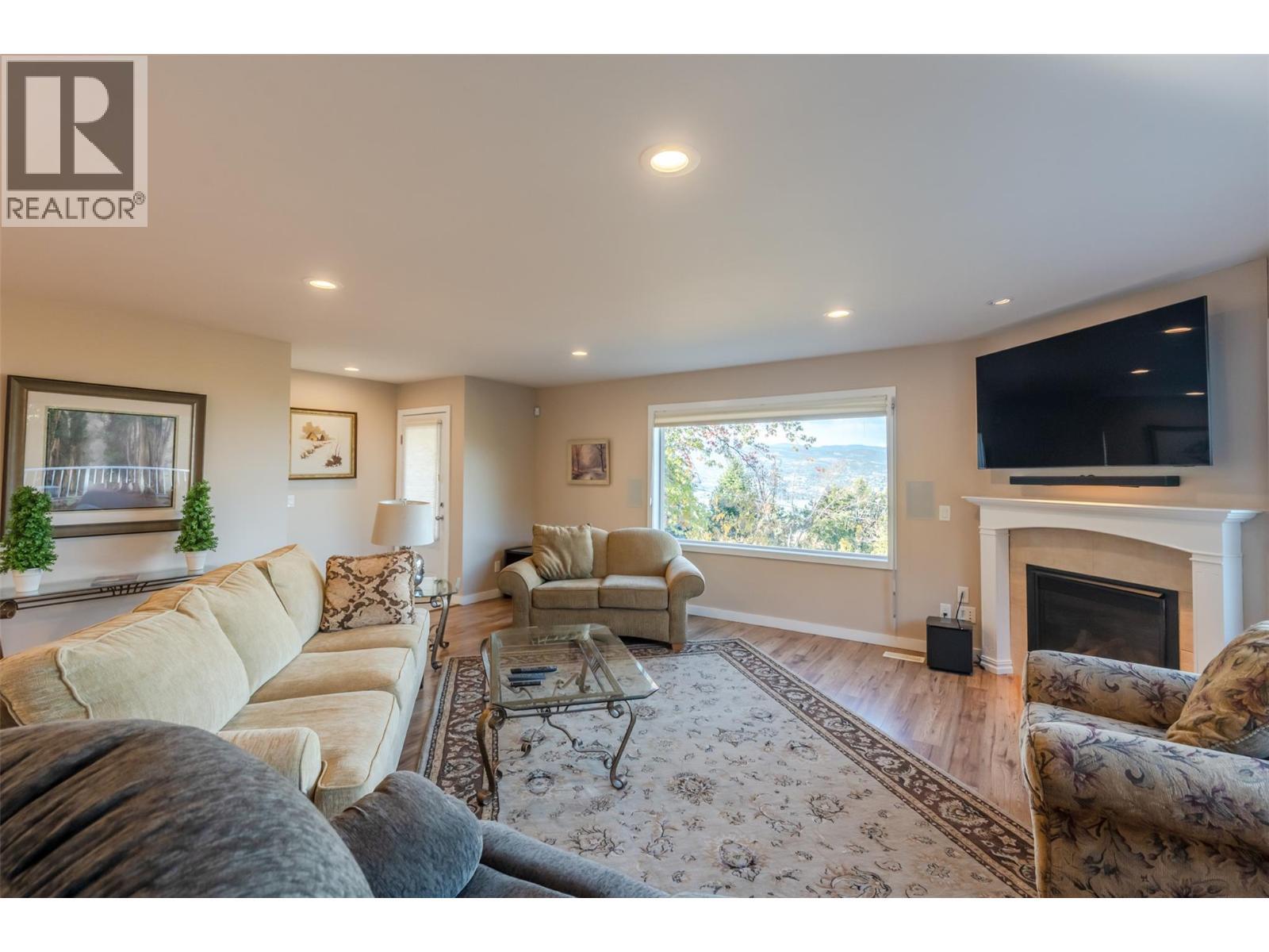 2864 Arawana Road, Naramata, BC - Indoor Photo Showing Living Room With Fireplace
