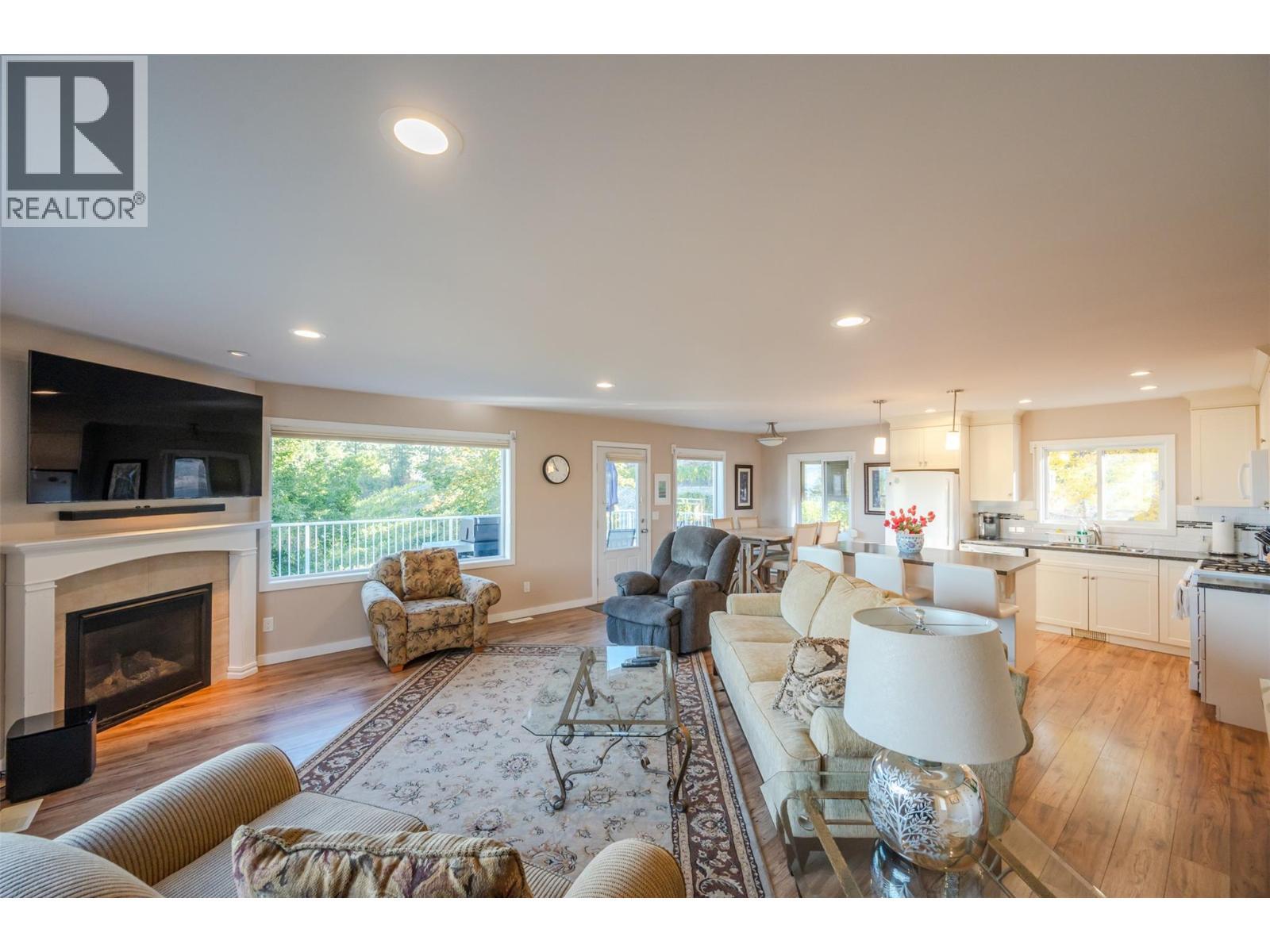 2864 Arawana Road, Naramata, BC - Indoor Photo Showing Living Room With Fireplace