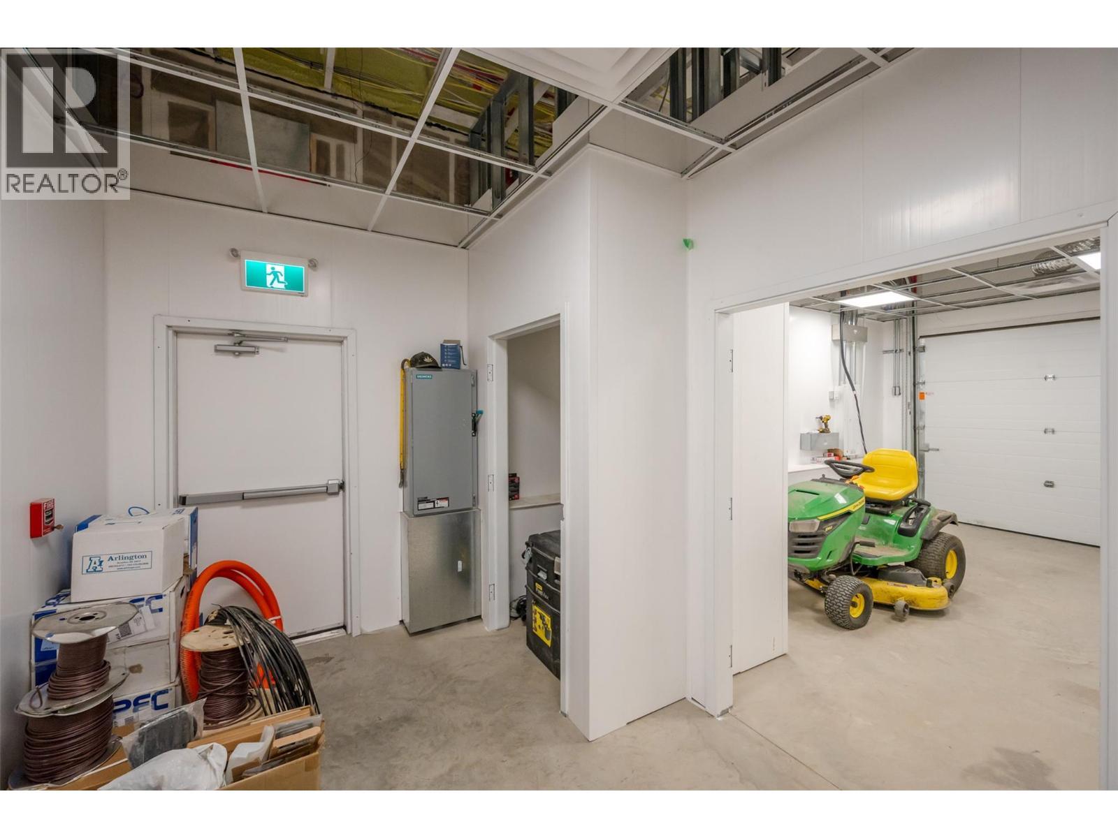 2864 Arawana Road, Naramata, BC - Indoor Photo Showing Garage