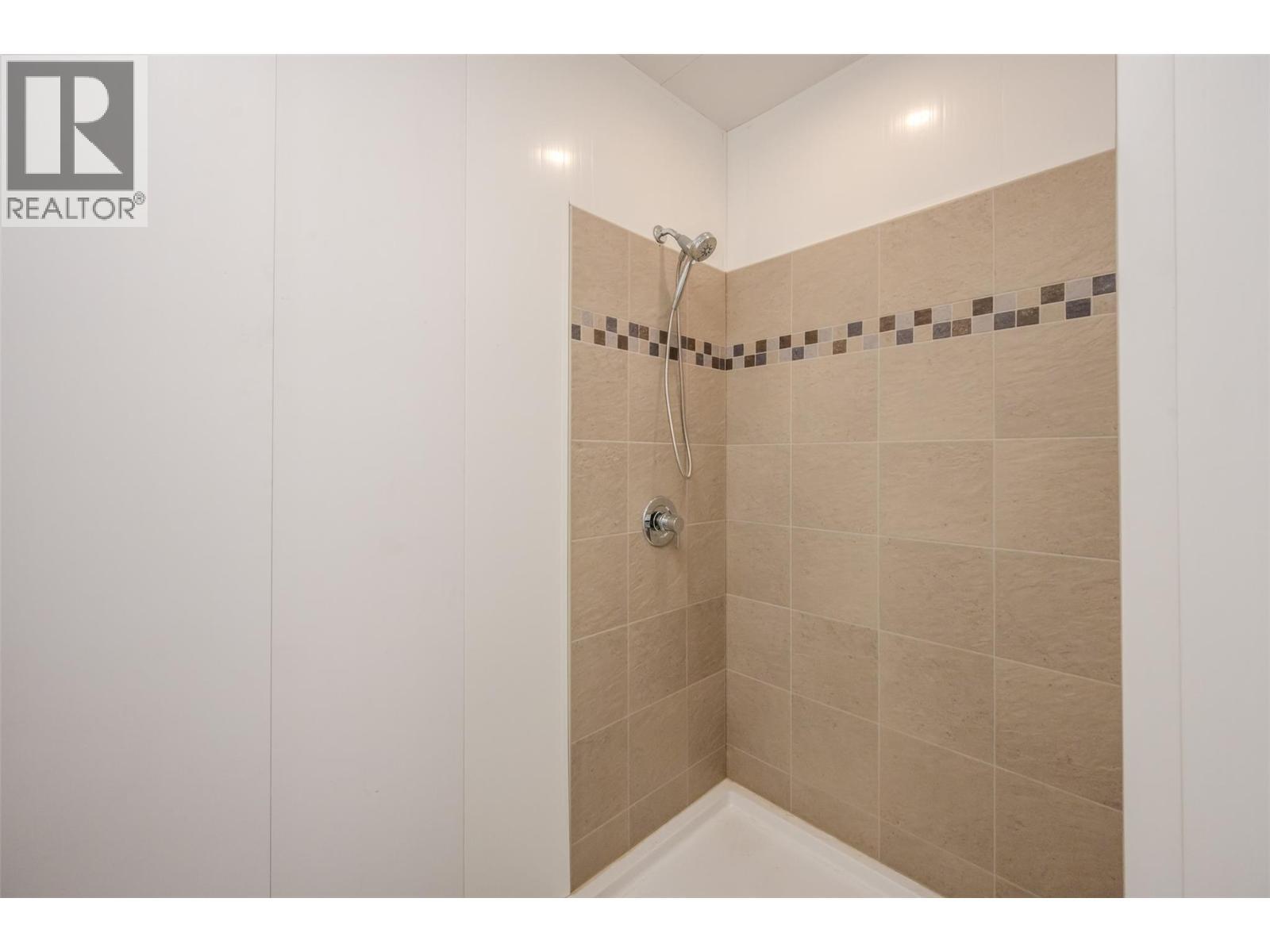 2864 Arawana Road, Naramata, BC - Indoor Photo Showing Bathroom