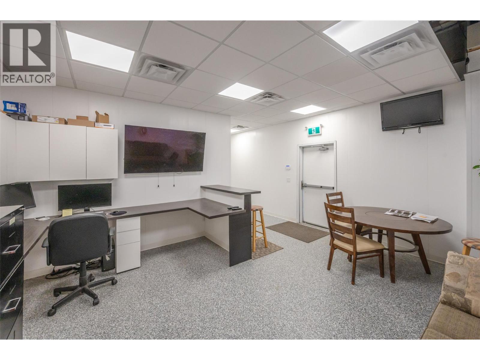 2864 Arawana Road, Naramata, BC - Indoor Photo Showing Office