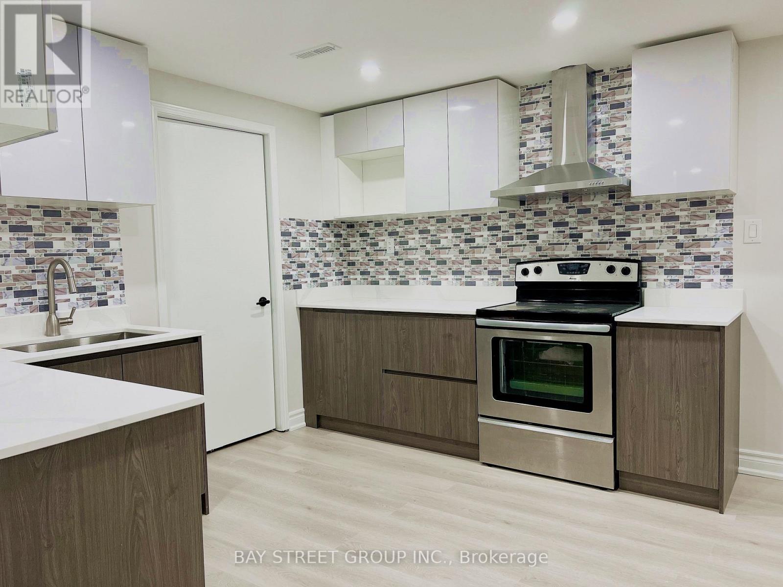 Bsmt - 144 Raymerville Drive, Markham, ON - Indoor Photo Showing Kitchen With Upgraded Kitchen