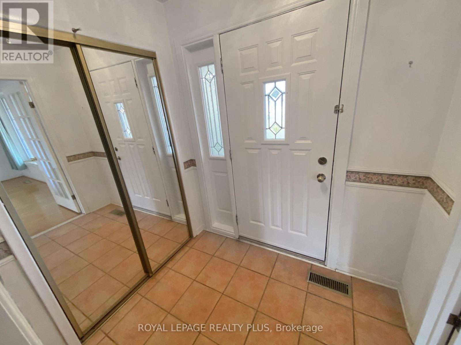 1604 Clarkson Road N, Mississauga, ON - Indoor Photo Showing Other Room