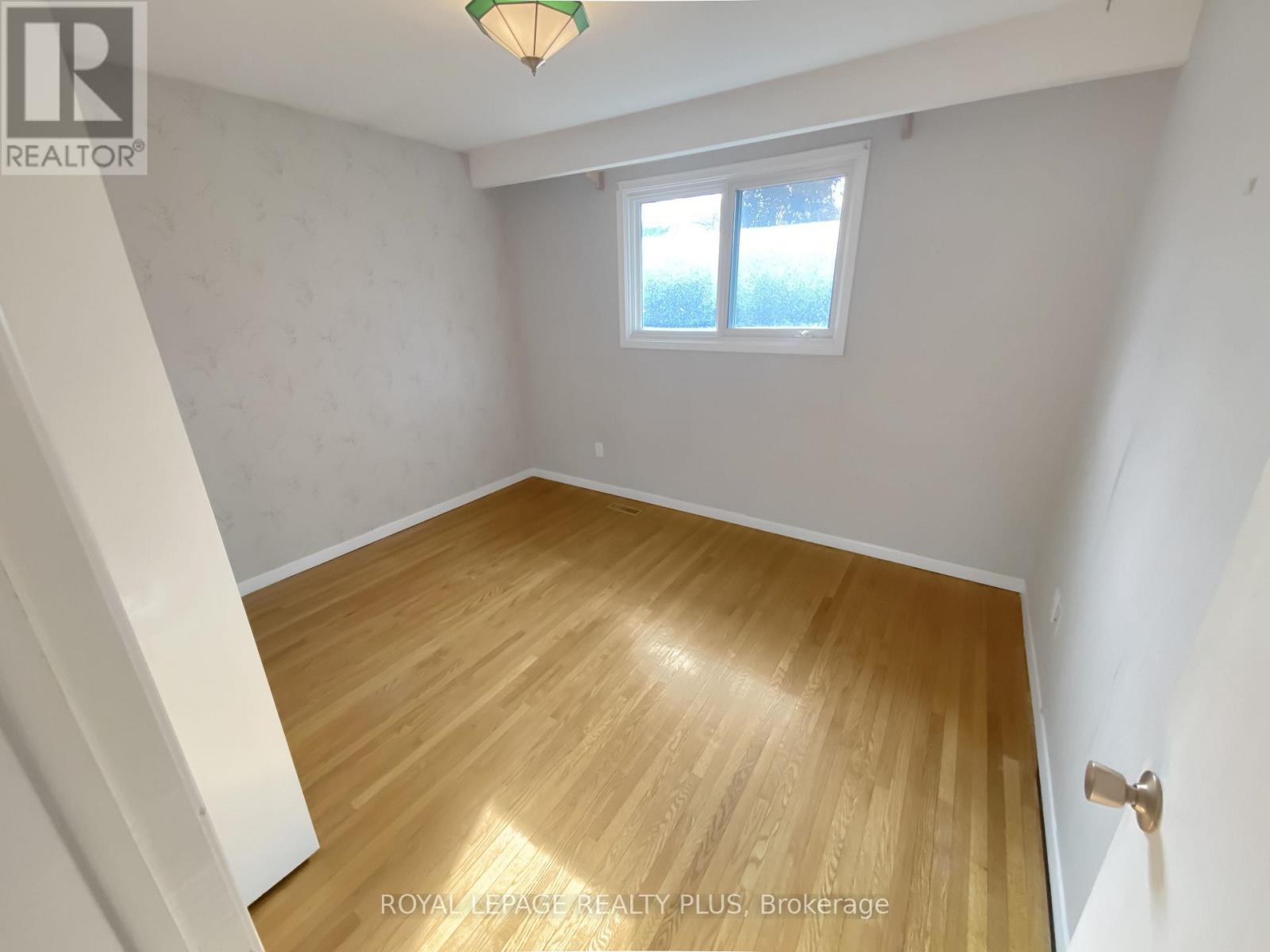 1604 Clarkson Road N, Mississauga, ON - Indoor Photo Showing Other Room