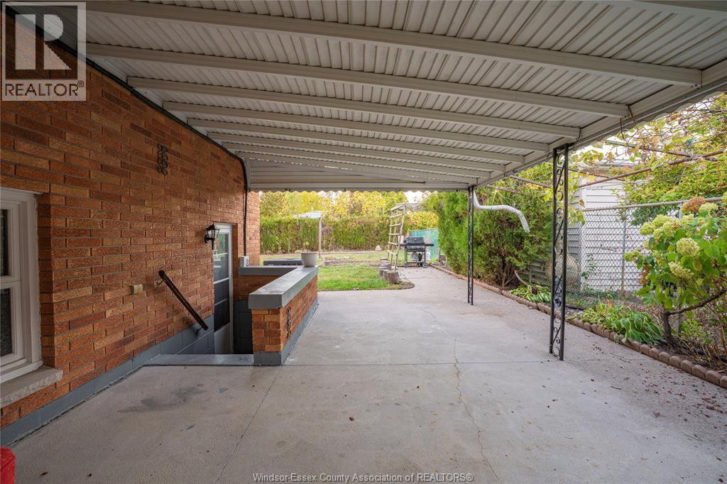 9610 Asgard Road, Windsor, ON - Outdoor With Deck Patio Veranda With Exterior