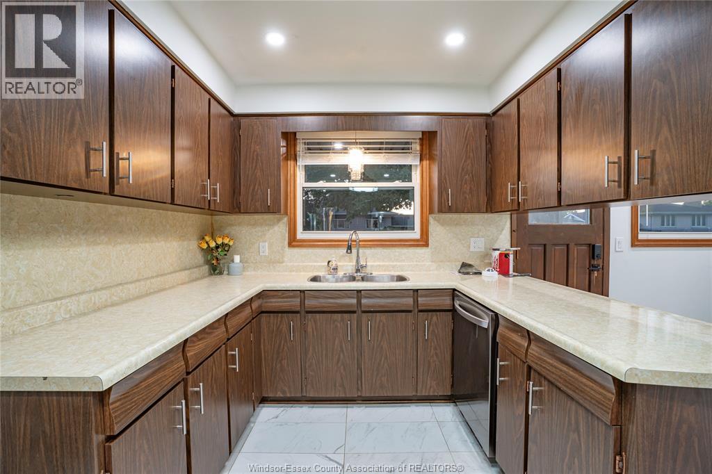 9610 Asgard Road, Windsor, ON - Indoor Photo Showing Kitchen With Double Sink