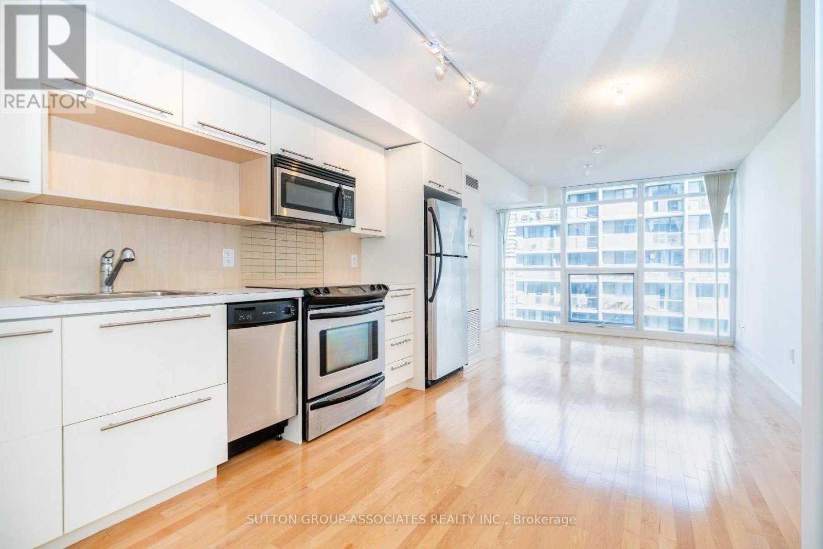 1409 - 25 Carlton Street, Toronto, ON - Indoor Photo Showing Kitchen With Upgraded Kitchen