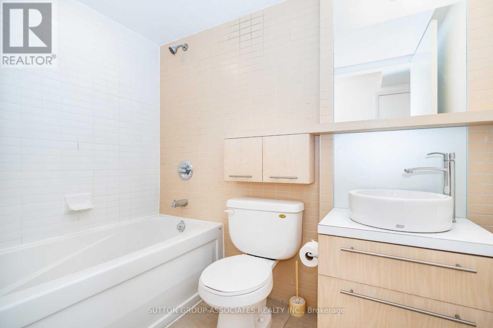 1409 - 25 Carlton Street, Toronto, ON - Indoor Photo Showing Bathroom