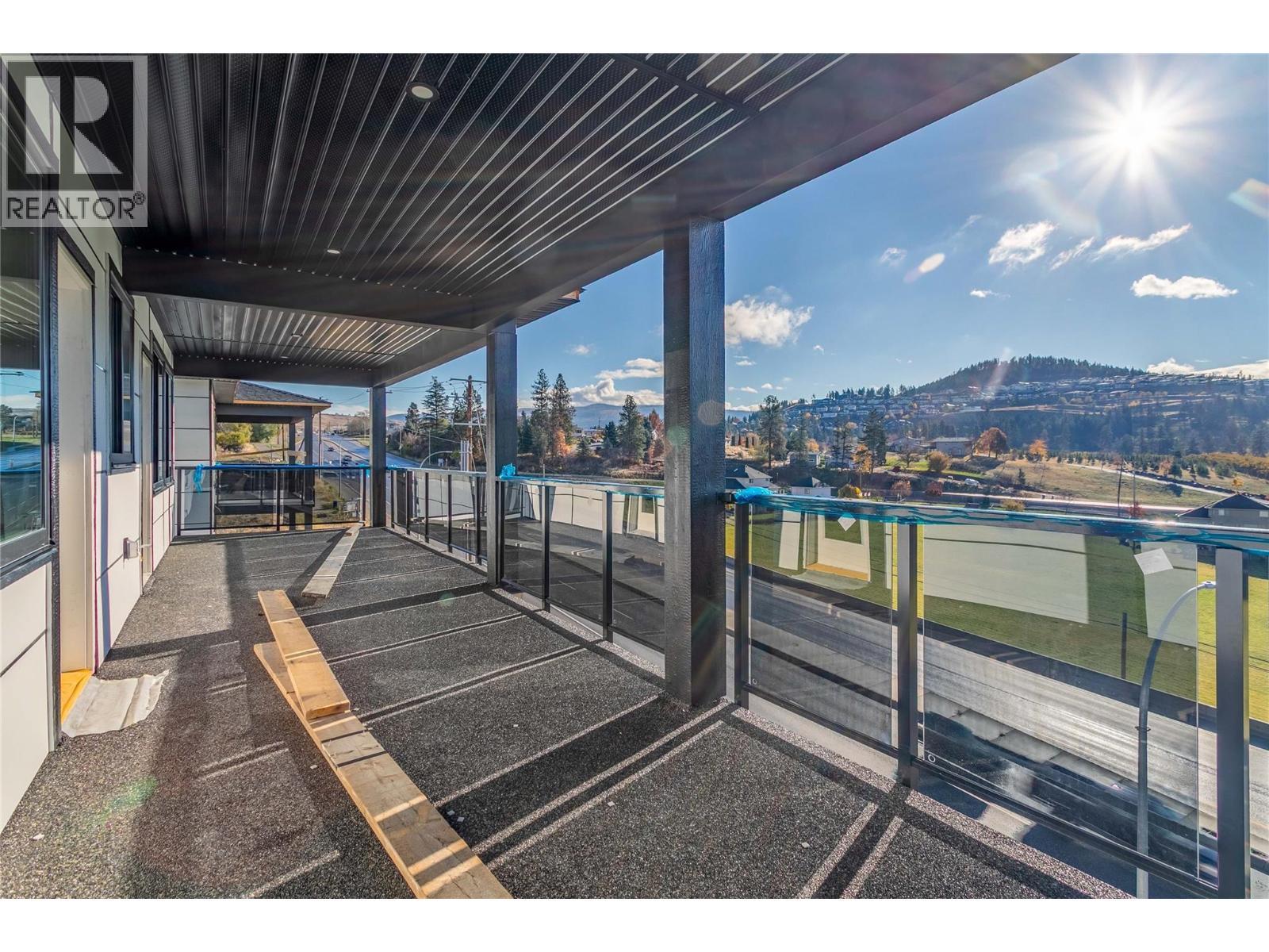 1148 Hume Avenue, Kelowna, BC - Outdoor With Deck Patio Veranda