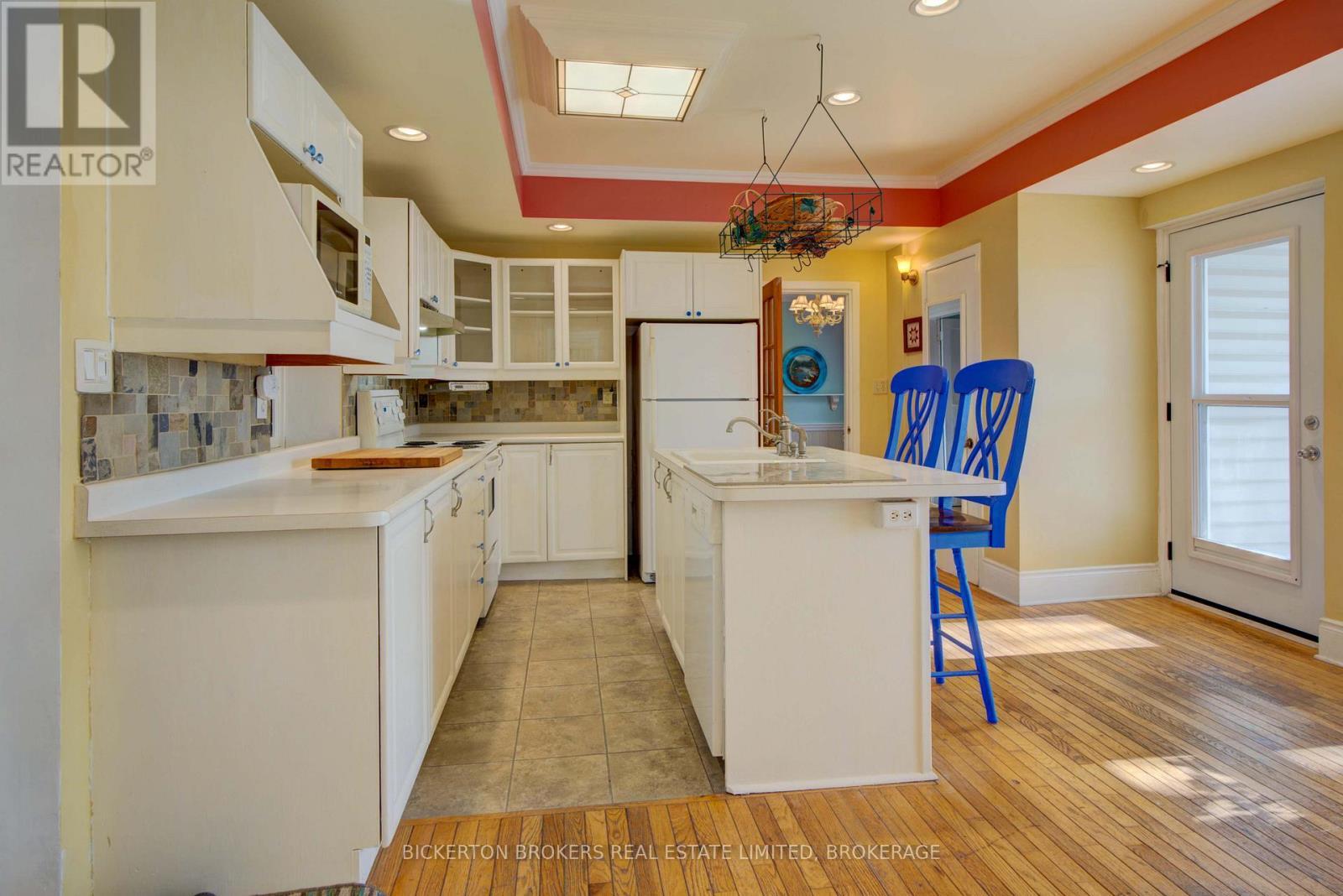 20 Gilbert Street, Lansdowne Village, ON - Indoor Photo Showing Kitchen
