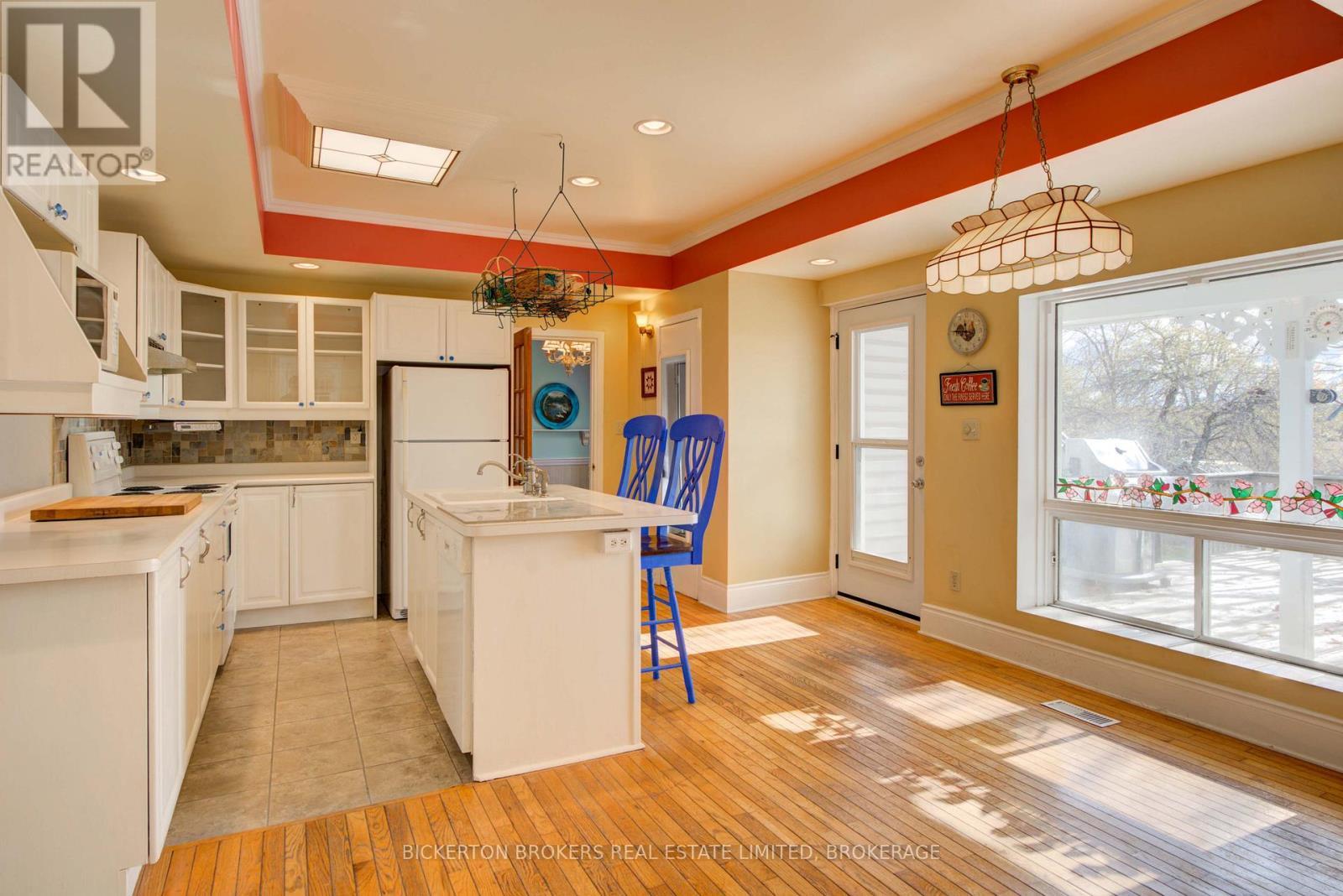 20 Gilbert Street, Lansdowne Village, ON - Indoor Photo Showing Kitchen