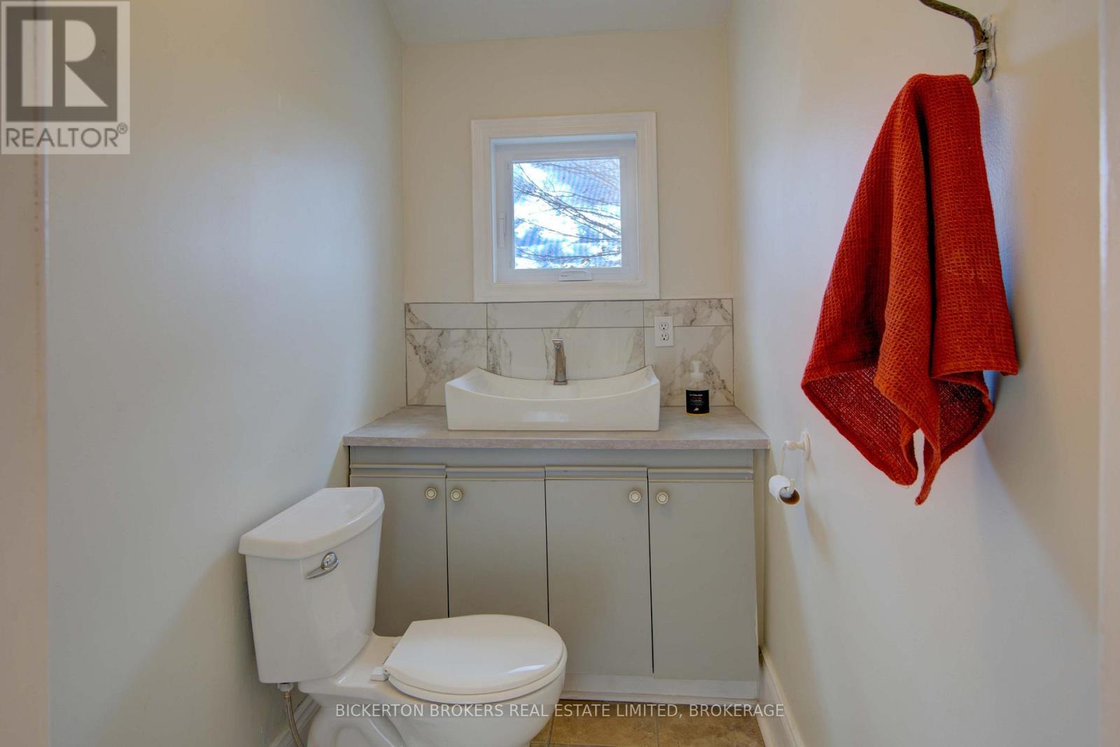 20 Gilbert Street, Lansdowne Village, ON - Indoor Photo Showing Bathroom