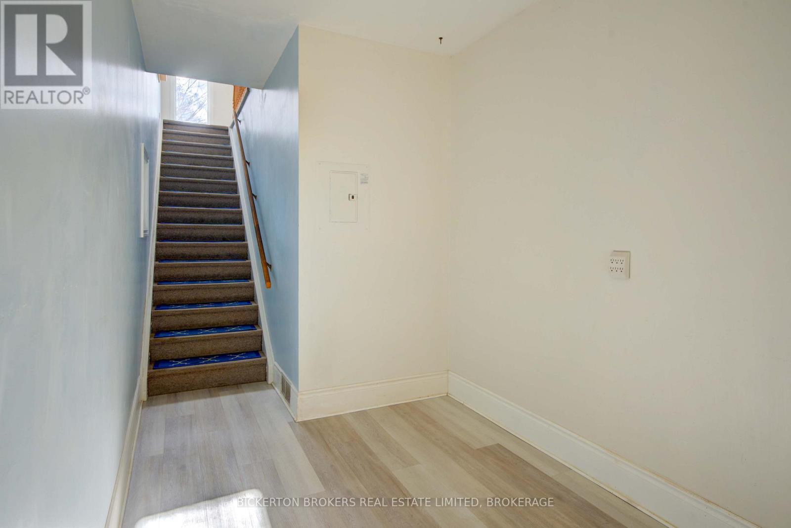 20 Gilbert Street, Lansdowne Village, ON - Indoor Photo Showing Other Room