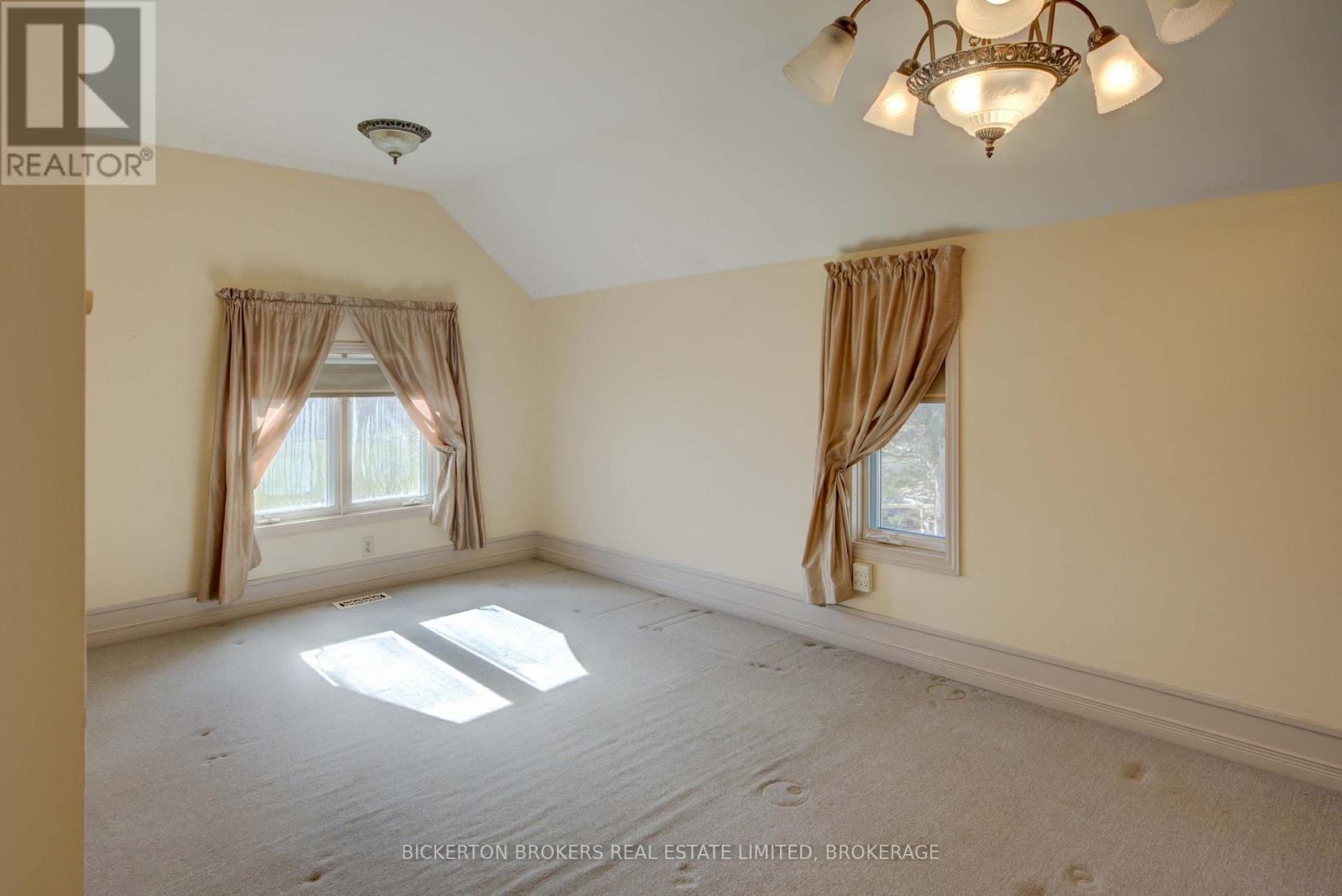 20 Gilbert Street, Lansdowne Village, ON - Indoor Photo Showing Other Room