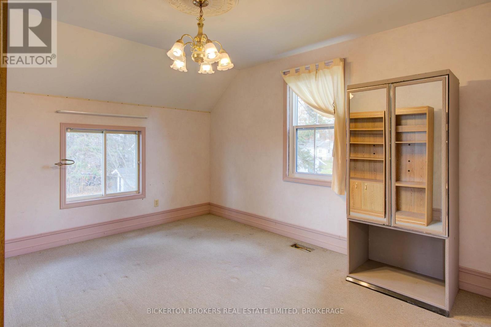 20 Gilbert Street, Lansdowne Village, ON - Indoor Photo Showing Other Room