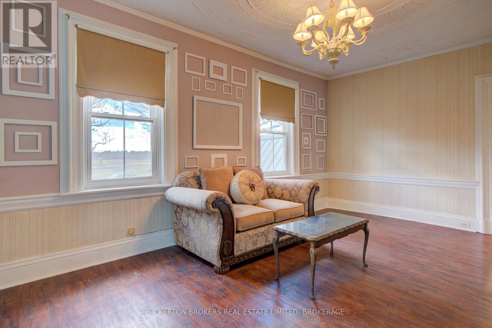 20 Gilbert Street, Lansdowne Village, ON - Indoor Photo Showing Other Room