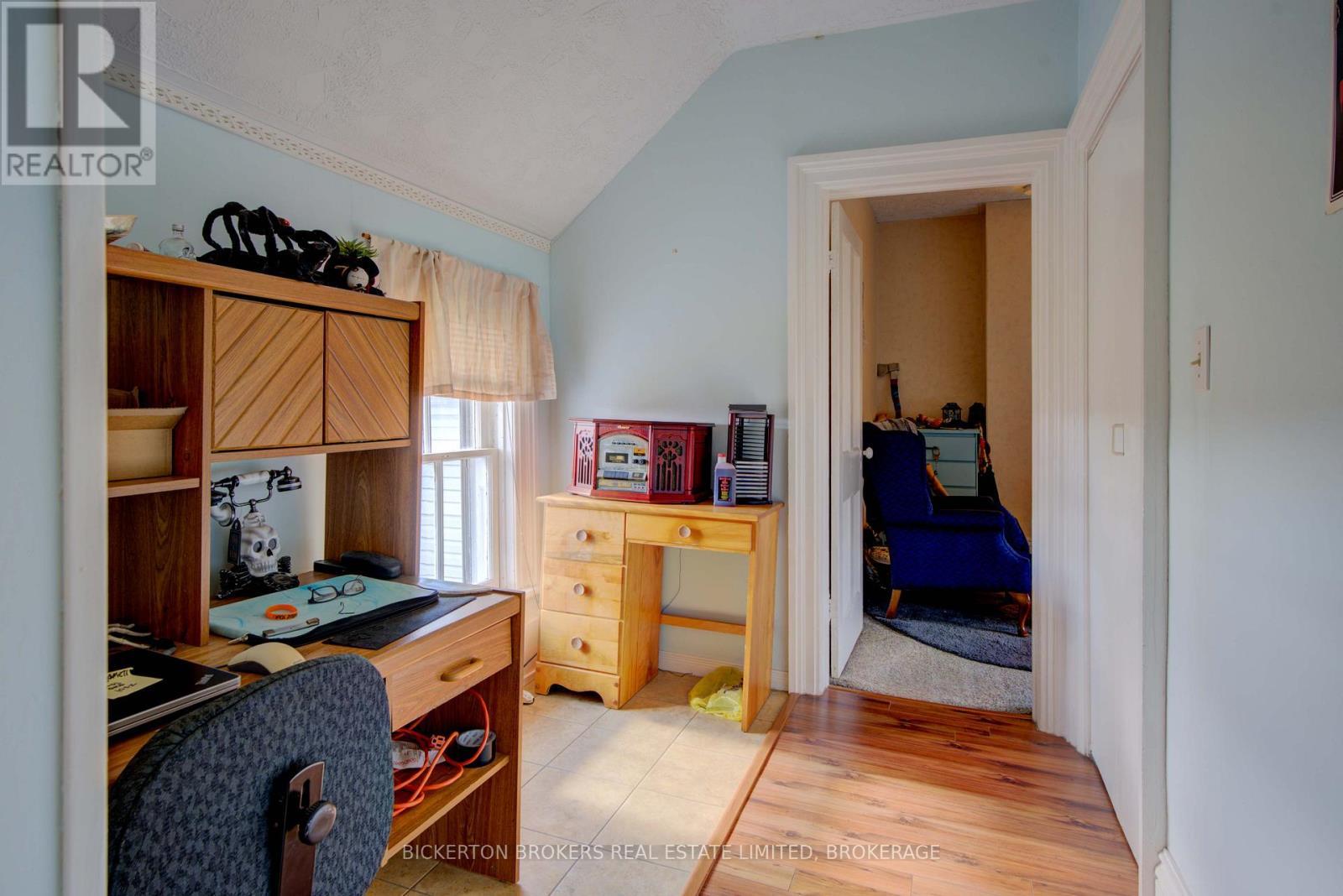 20 Gilbert Street, Lansdowne Village, ON - Indoor