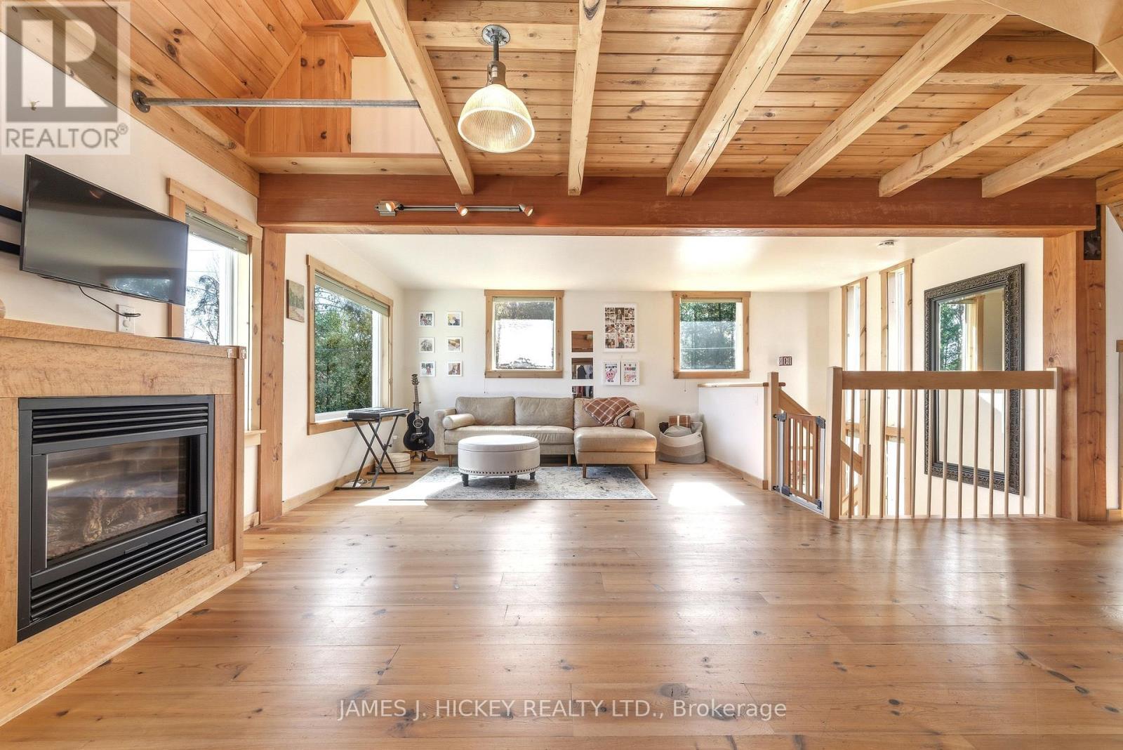 120 Deep River Road, Deep River, ON