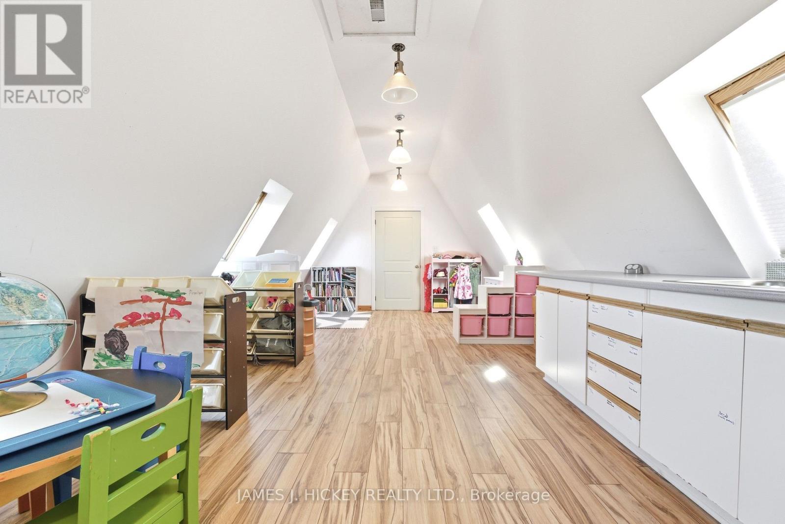 120 Deep River Road, Deep River, ON