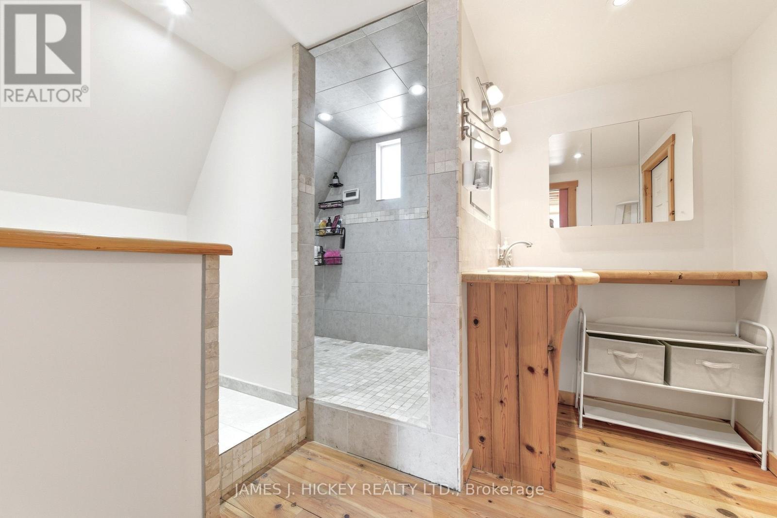 120 Deep River Road, Deep River, ON