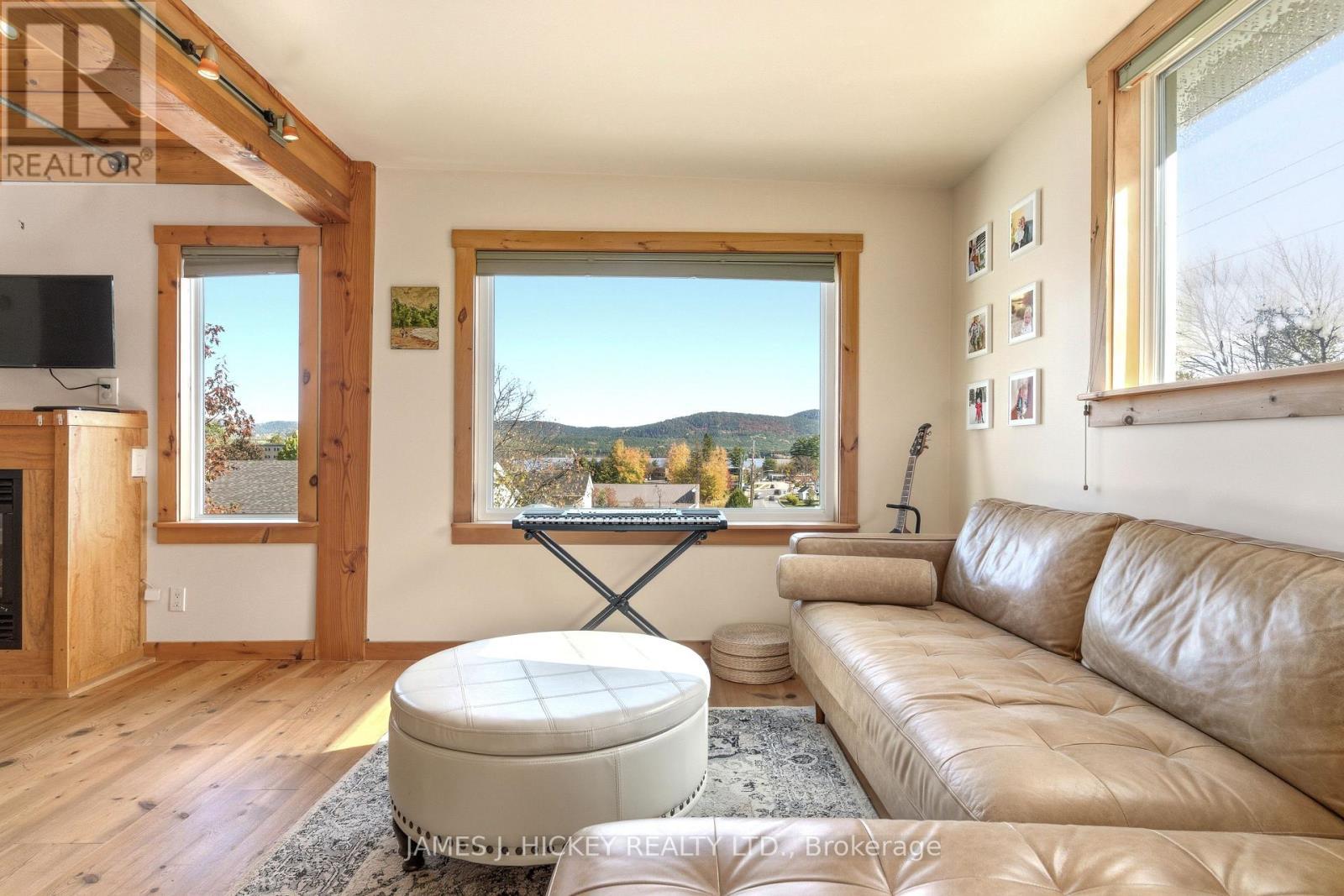 120 Deep River Road, Deep River, ON