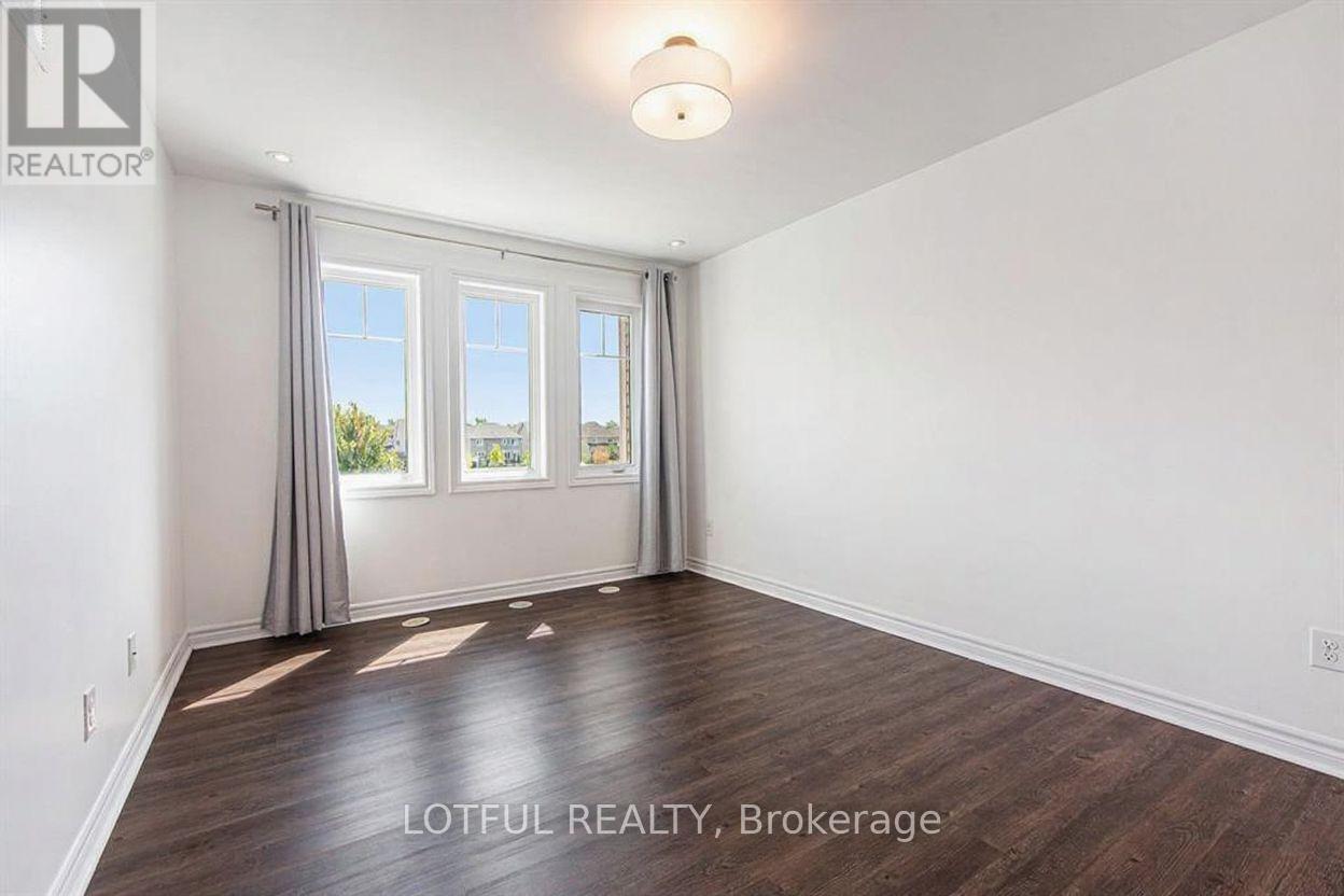 2427 Nutgrove Avenue, Ottawa, ON - Indoor Photo Showing Other Room