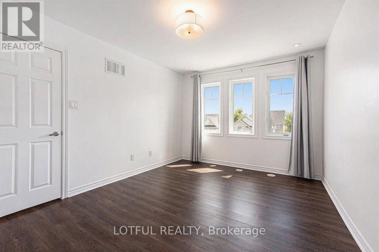 2427 Nutgrove Avenue, Ottawa, ON - Indoor Photo Showing Other Room