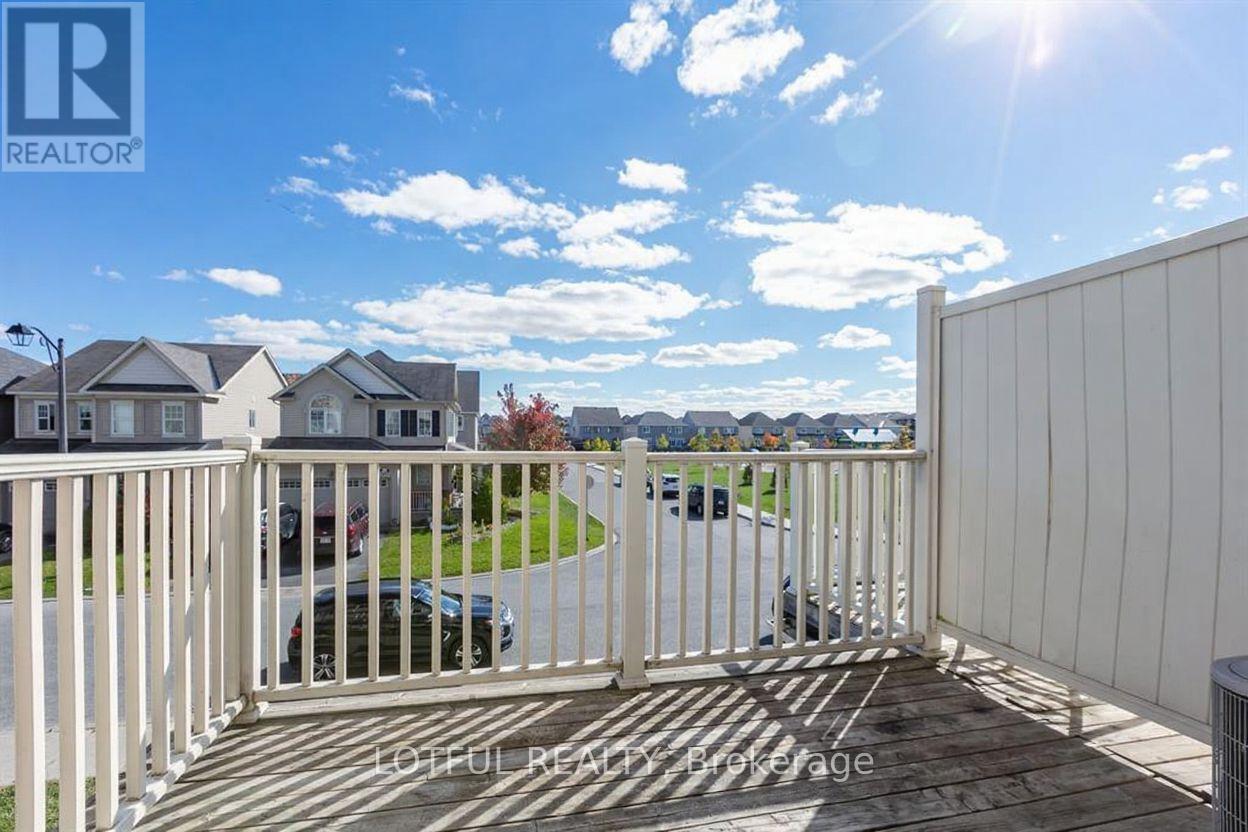 2427 Nutgrove Avenue, Ottawa, ON - Outdoor