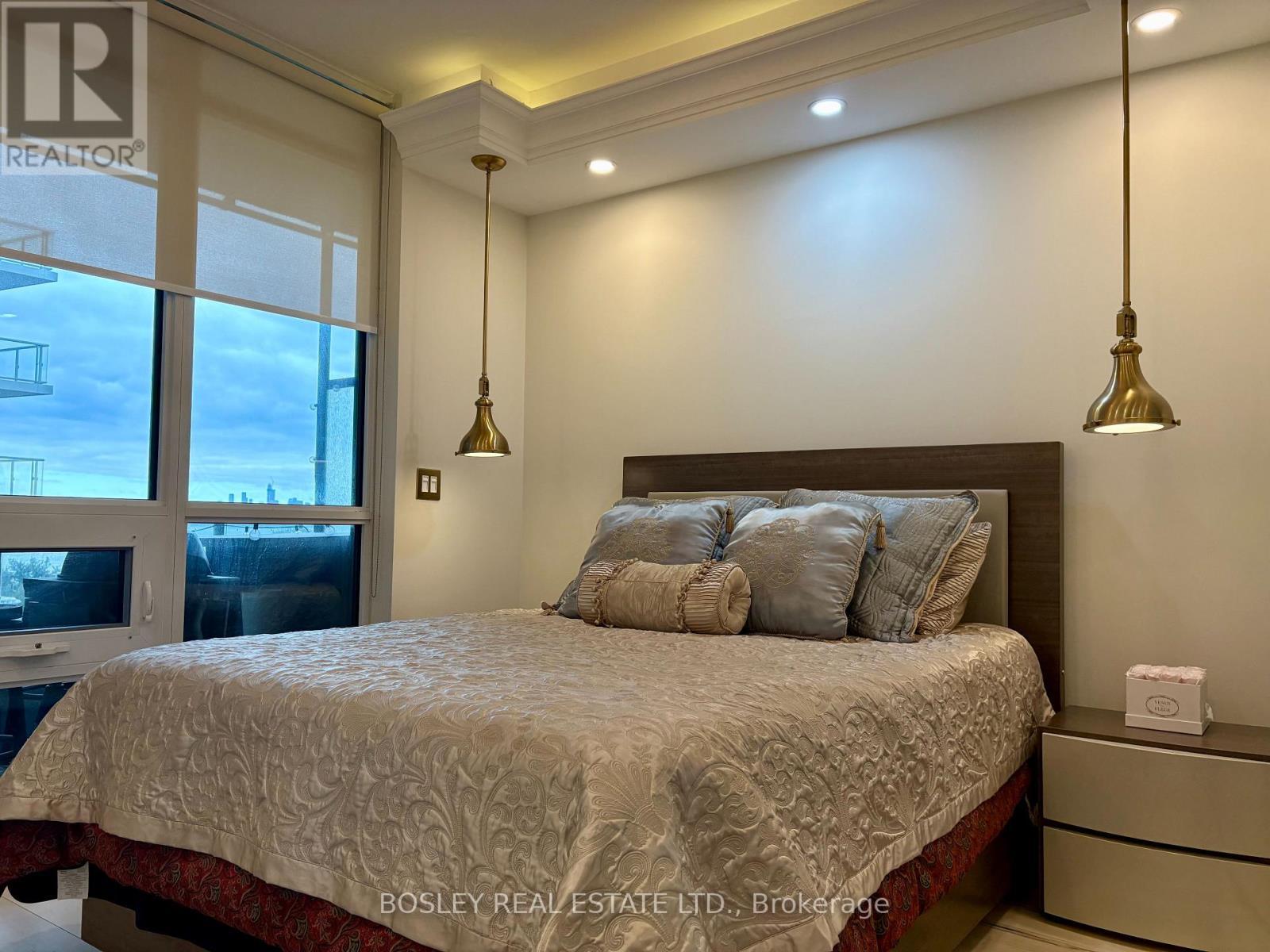 302 - 59 Annie Craig Drive, Toronto, ON - Indoor Photo Showing Bedroom