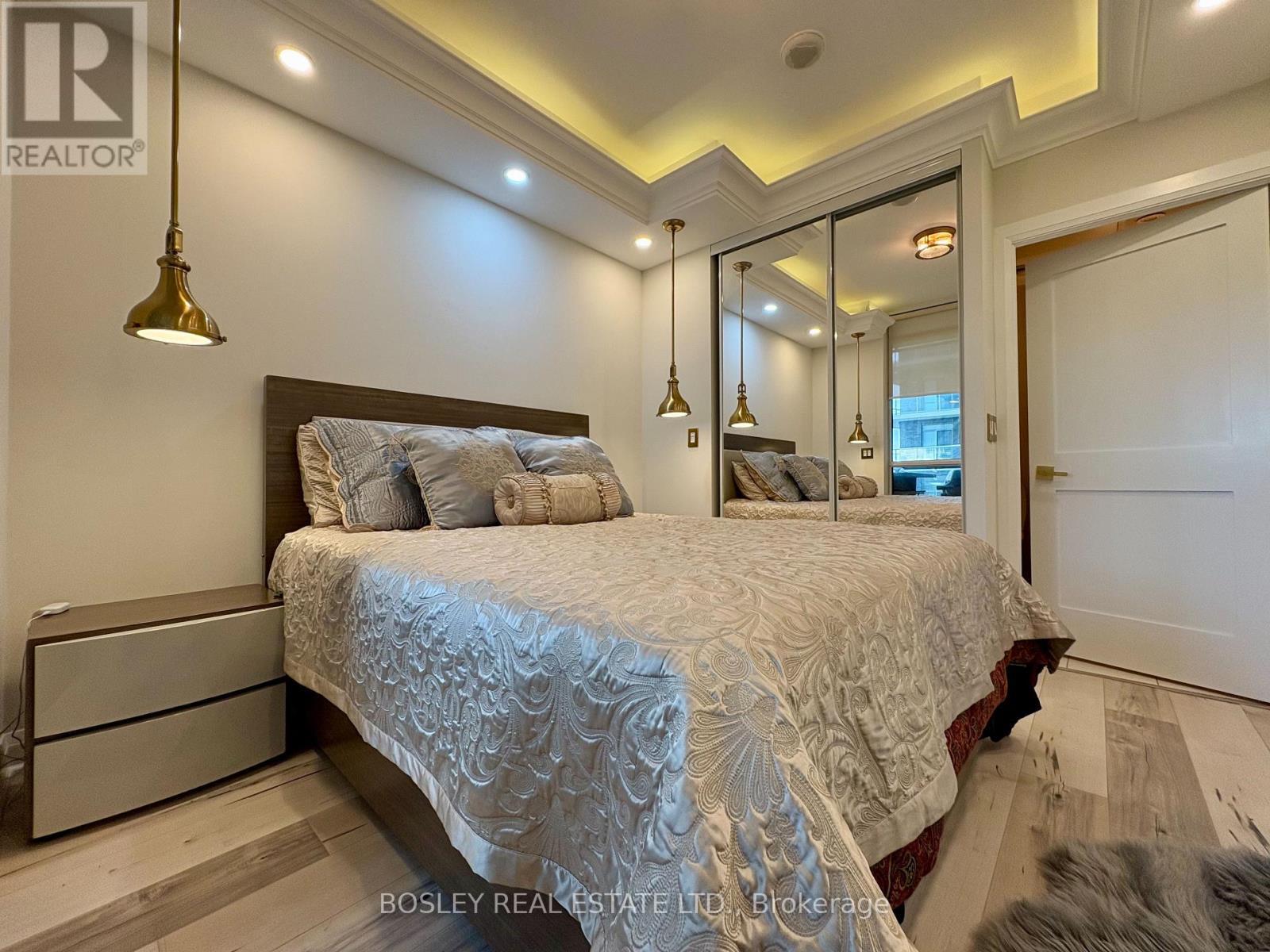 302 - 59 Annie Craig Drive, Toronto, ON - Indoor Photo Showing Bedroom