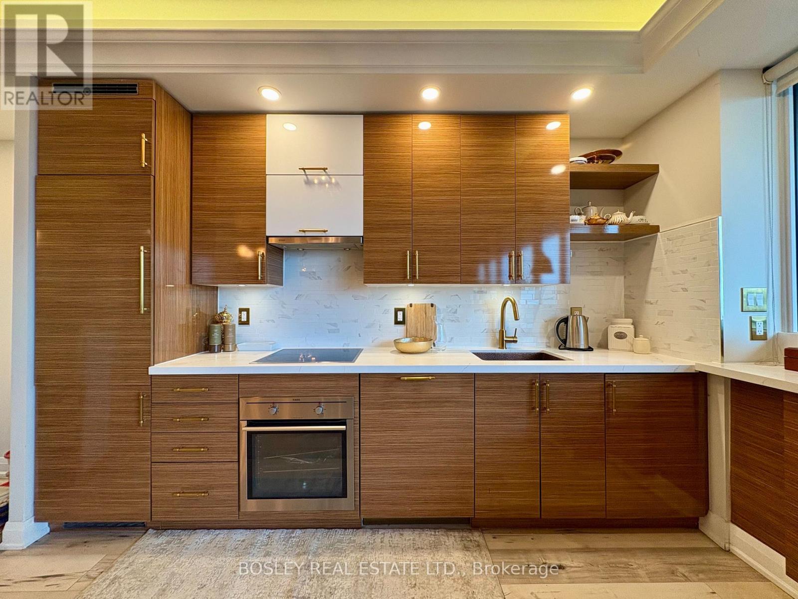 302 - 59 Annie Craig Drive, Toronto, ON - Indoor