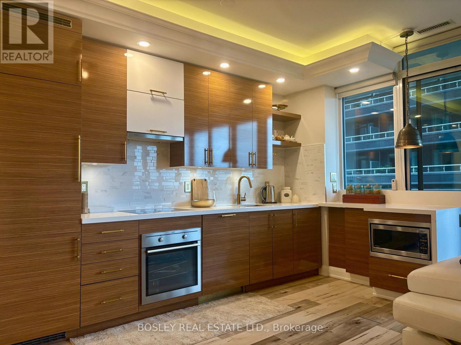 302 - 59 Annie Craig Drive, Toronto, ON - Indoor