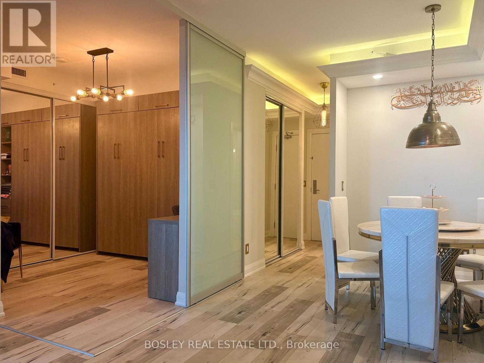 302 - 59 Annie Craig Drive, Toronto, ON - Indoor Photo Showing Dining Room