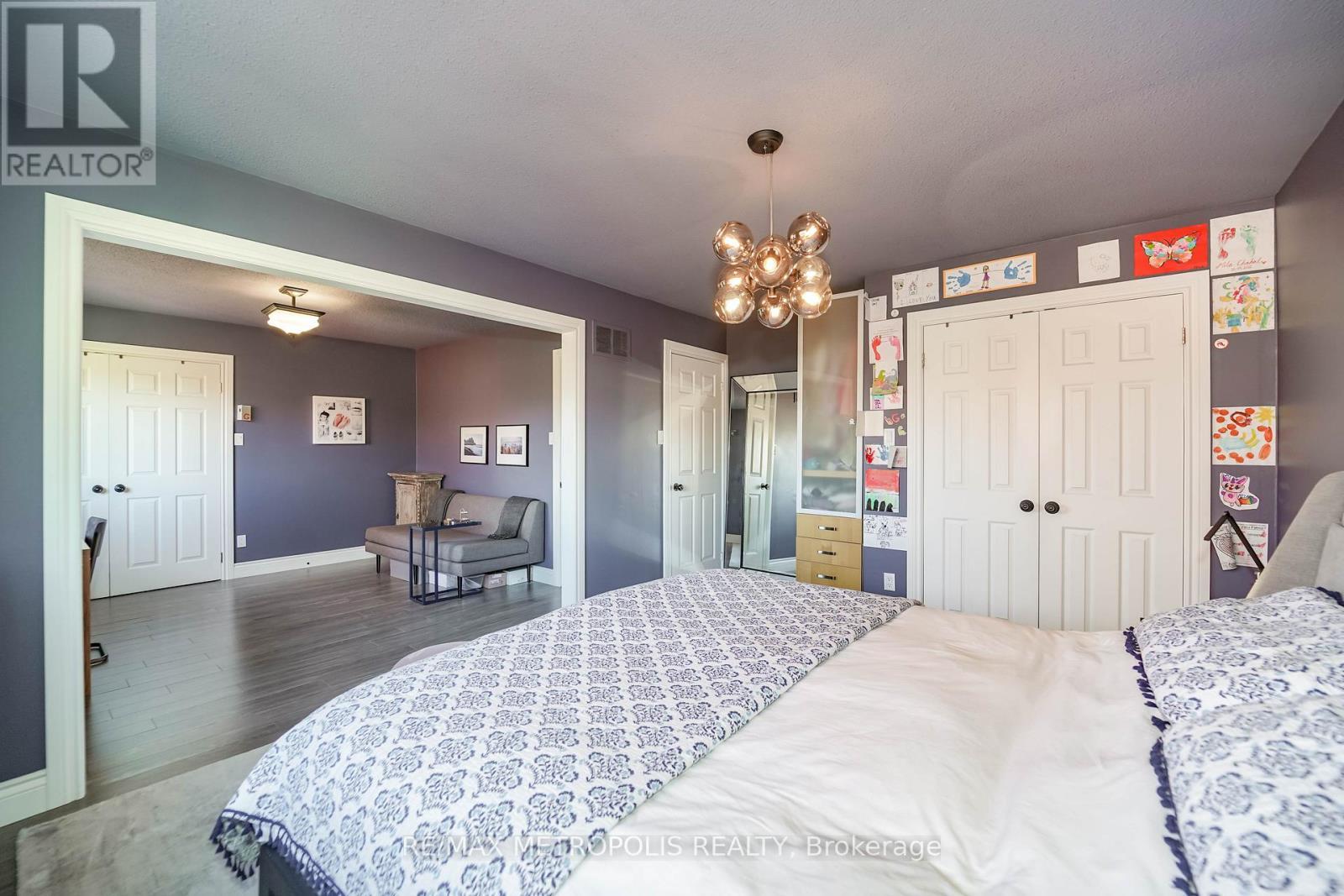 4392 Grassland Crescent, Mississauga, ON - Indoor Photo Showing Bedroom