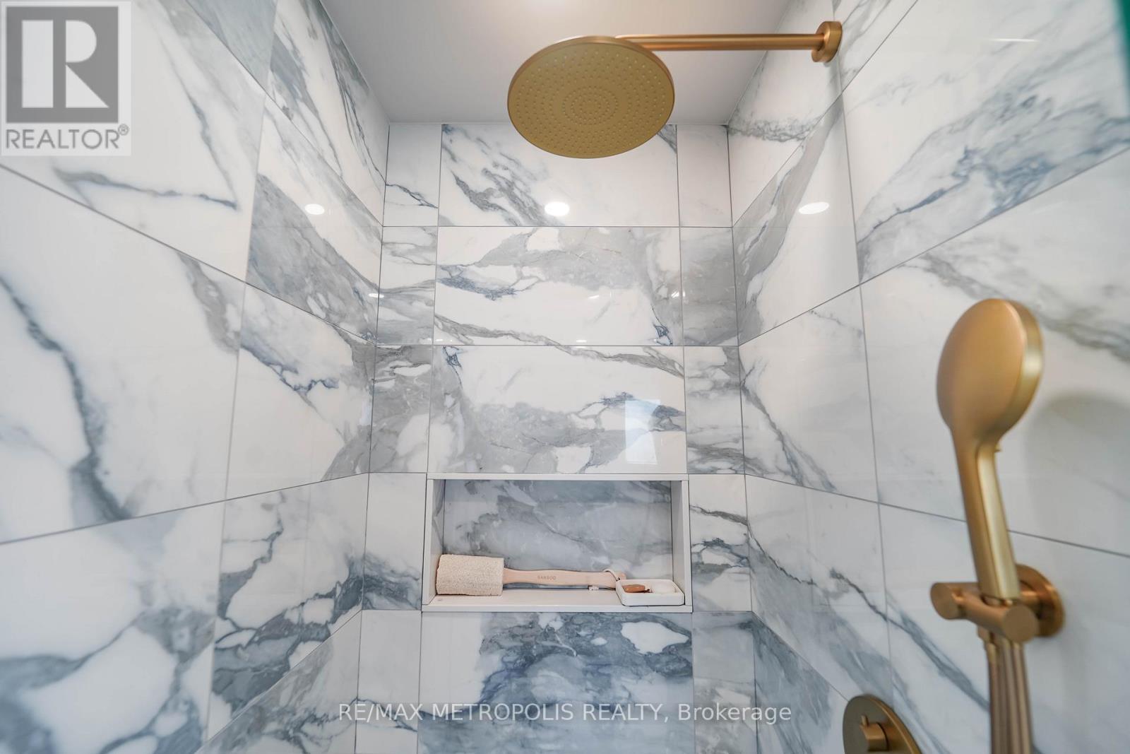 4392 Grassland Crescent, Mississauga, ON - Indoor Photo Showing Bathroom