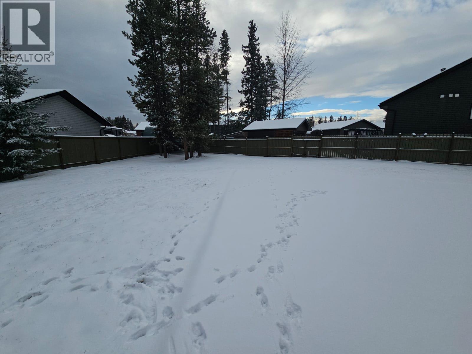 84 Wolverine Avenue, Tumbler Ridge, BC - Outdoor