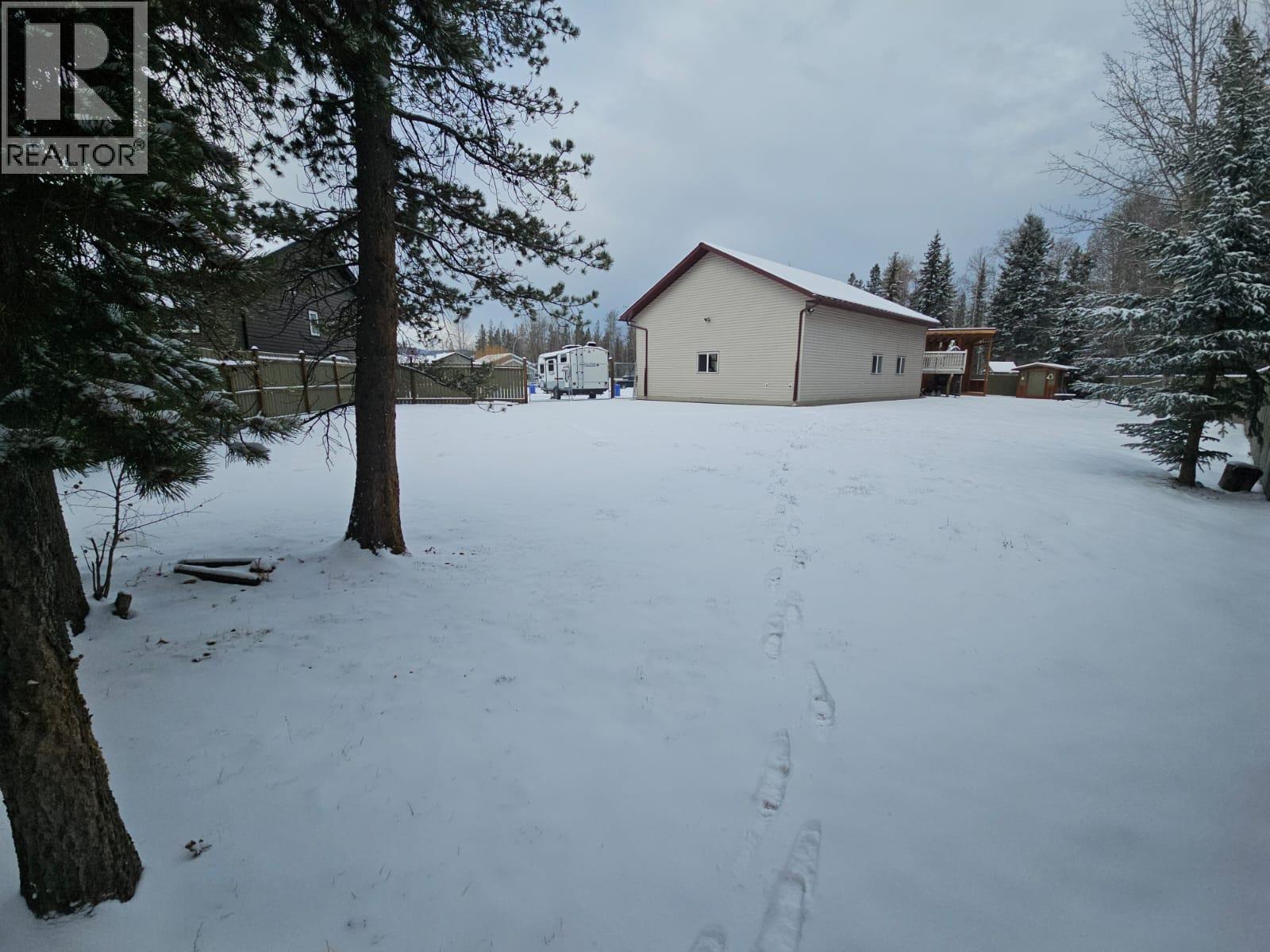 84 Wolverine Avenue, Tumbler Ridge, BC - Outdoor