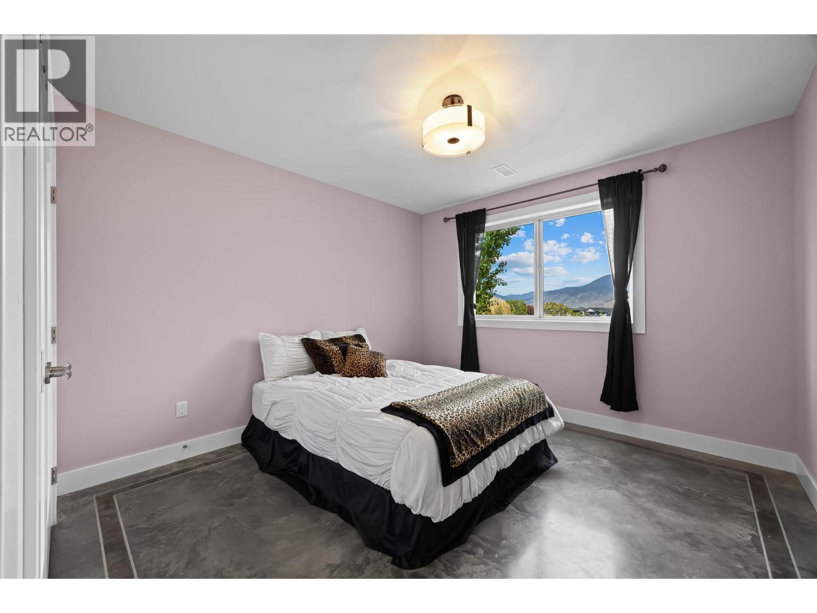 180 Rue Cheval Noir, Kamloops, BC - Indoor Photo Showing Bedroom